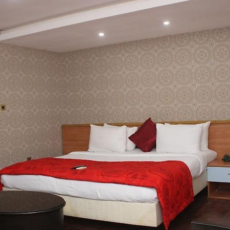 Pelican Hotel Lekki Esterno foto