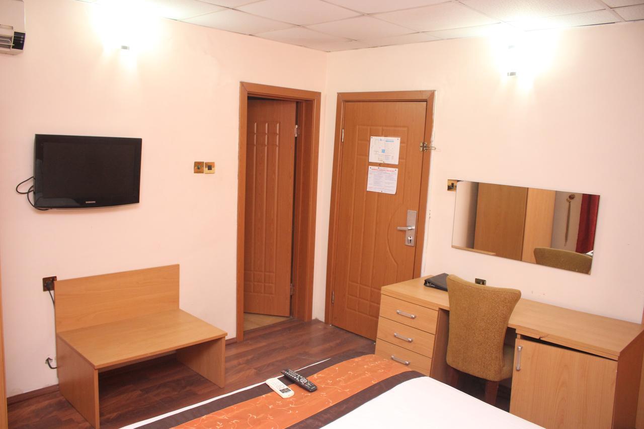Pelican Hotel Lekki Esterno foto