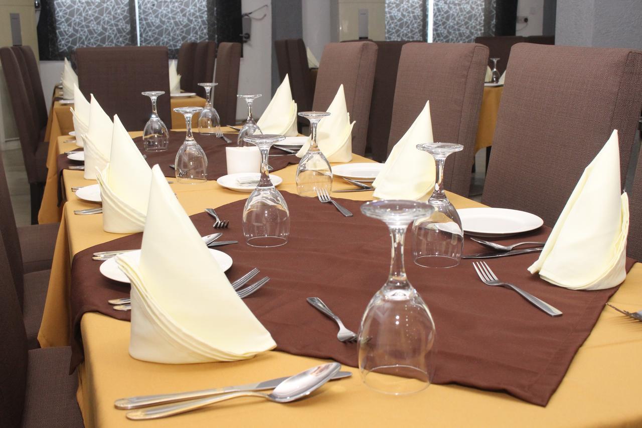 Pelican Hotel Lekki Esterno foto