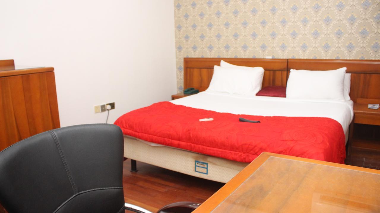 Pelican Hotel Lekki Esterno foto