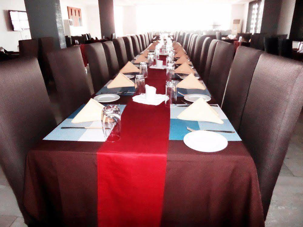Pelican Hotel Lekki Esterno foto